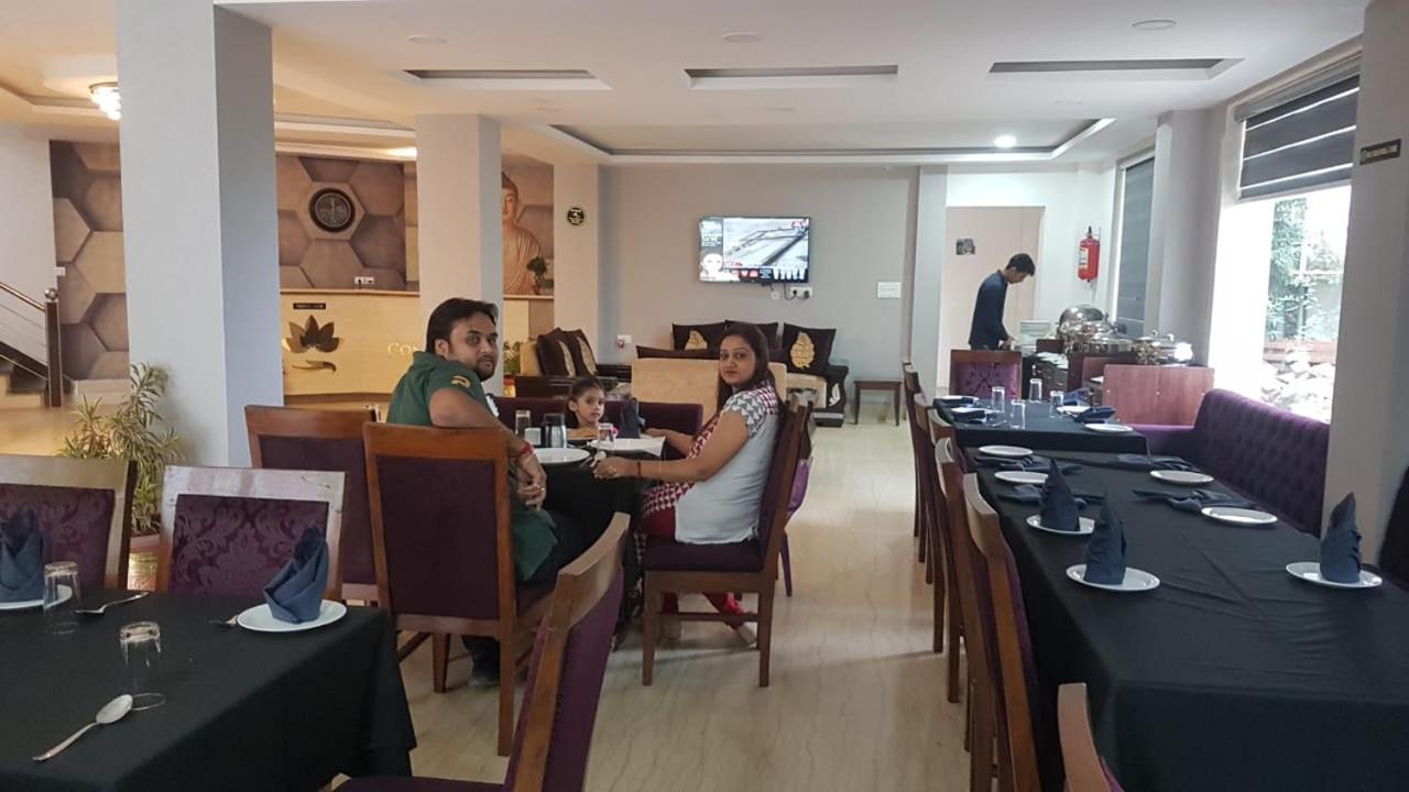 Ak Continental - Mcleodganj Hotell Dharamshala Eksteriør bilde