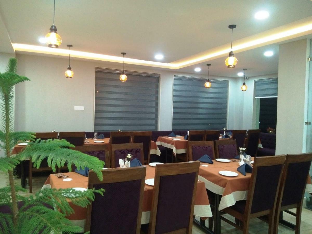 Ak Continental - Mcleodganj Hotell Dharamshala Eksteriør bilde