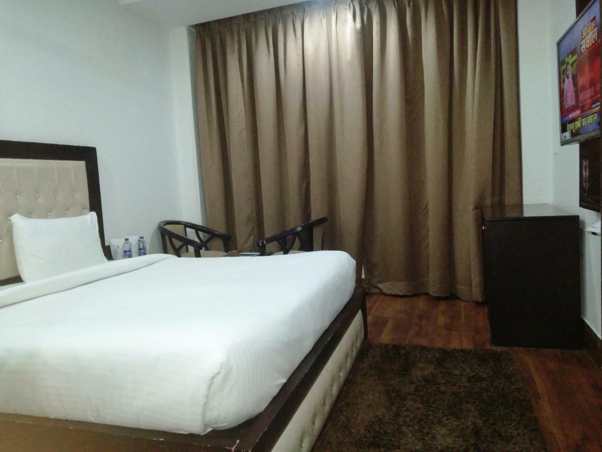 Ak Continental - Mcleodganj Hotell Dharamshala Eksteriør bilde