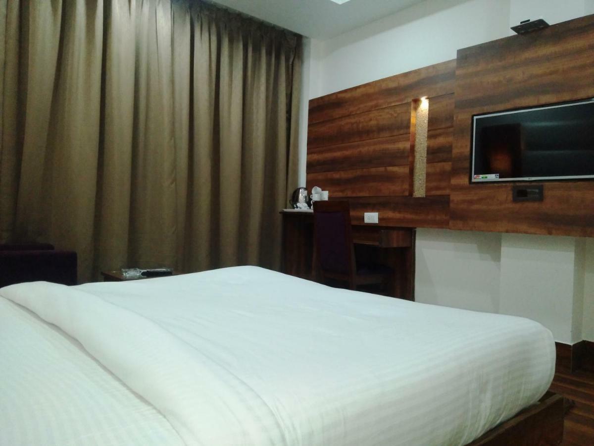 Ak Continental - Mcleodganj Hotell Dharamshala Eksteriør bilde