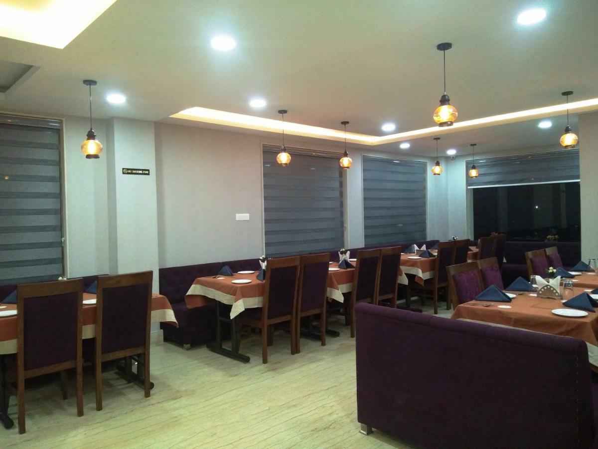 Ak Continental - Mcleodganj Hotell Dharamshala Eksteriør bilde