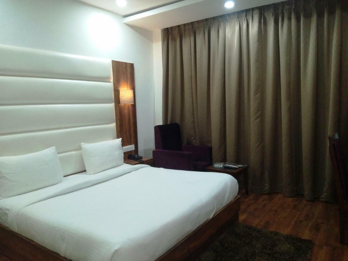 Ak Continental - Mcleodganj Hotell Dharamshala Eksteriør bilde