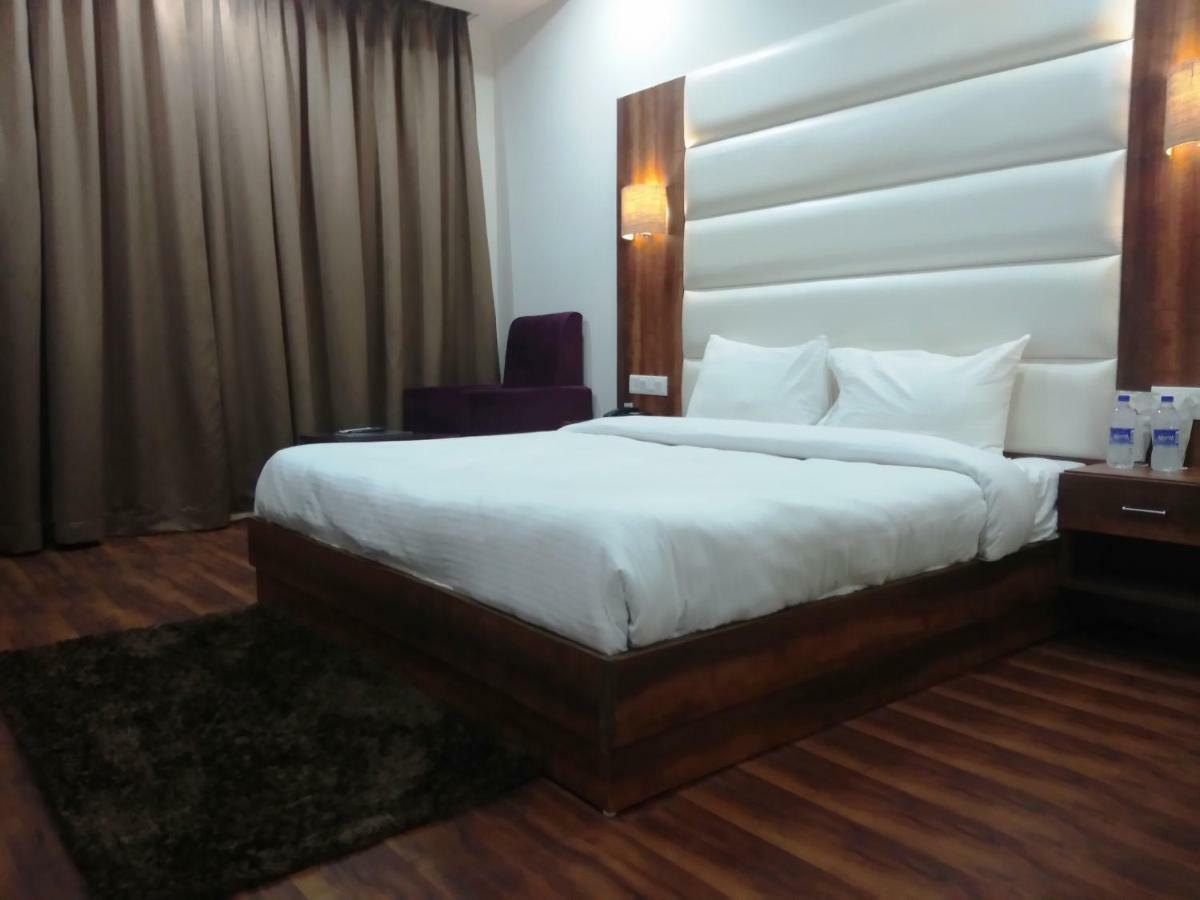 Ak Continental - Mcleodganj Hotell Dharamshala Eksteriør bilde
