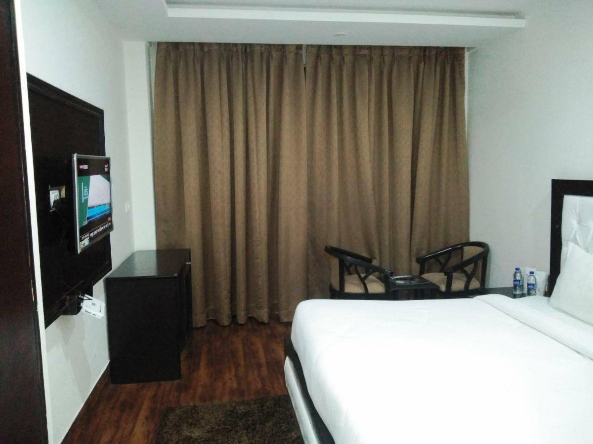 Ak Continental - Mcleodganj Hotell Dharamshala Eksteriør bilde